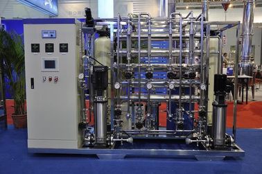 Nhà máy xử lý nước RO thẩm thấu ngược với đồng hồ đo dẫn điện